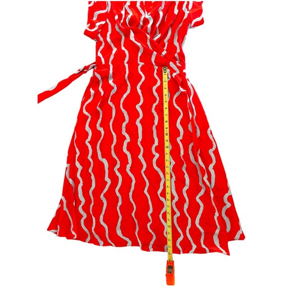 NWT Diane Von Furstenberg Red 100% Silk Wrap Midi Dress Size 10 - Picture 10 of 13